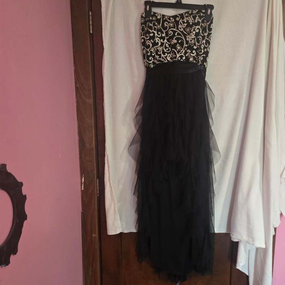 Teeze Me Strapless Dress Size 9/10 Black Gold Beaded Ruffle Tulle Gown